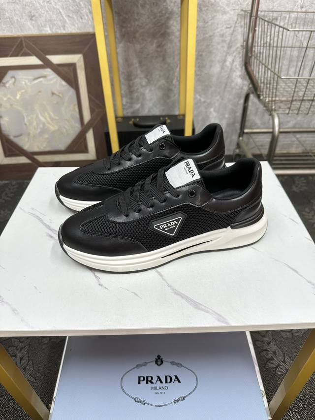 Prada-普拉达 顶级版本，套楦工艺，油边工艺，面料：高档牛皮。38–44 45订做不退换 M5